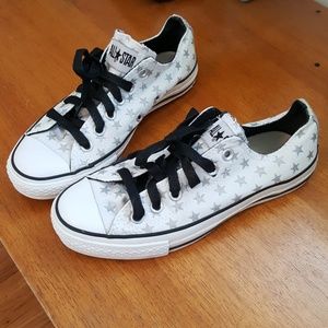 White Converse w/ Silver Stars, size 7 all stars